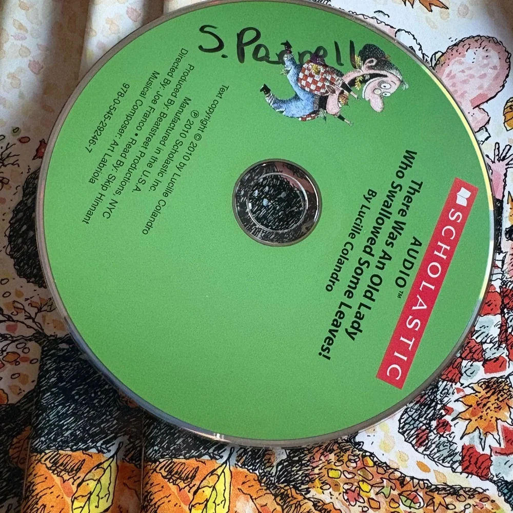 There was an old lady who swallowed some leaves classrooms set of 20 book and cd